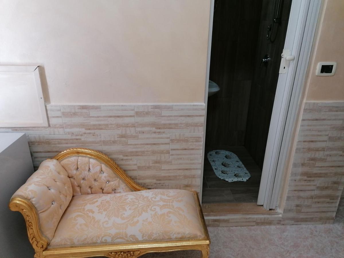 Апартаменти Impero Apartament Остуні Екстер'єр фото